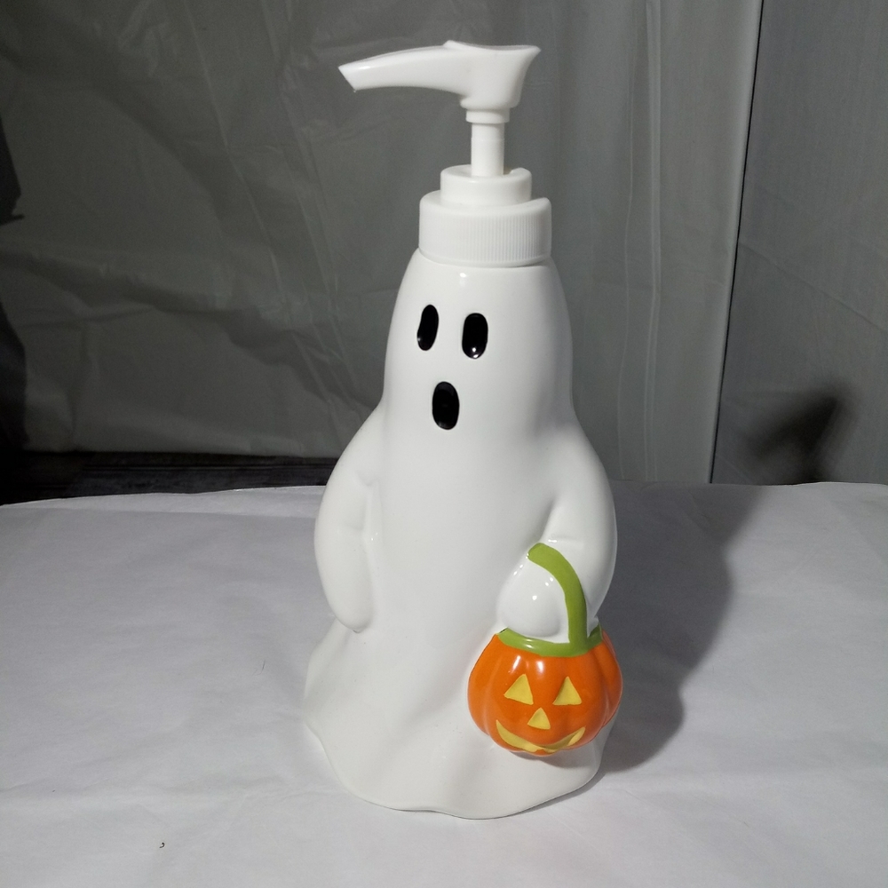 Ghost Soap Dispenser for @Michellef2683 - Picture 3 of 6